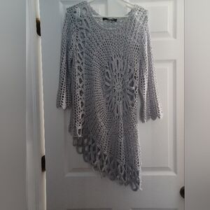 Denim 24/7 Womens Size L 18/20 Gray Florak Crochet Asymmetrical Sweater